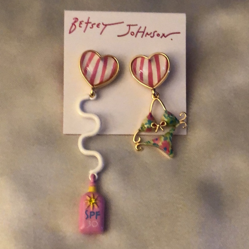 Betsey Johnson Bikini & Sunscreen Mismatch Drop Earrings Acrylic Heart NWT